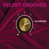 NAOMI Velvet Grooves Volume Sex!